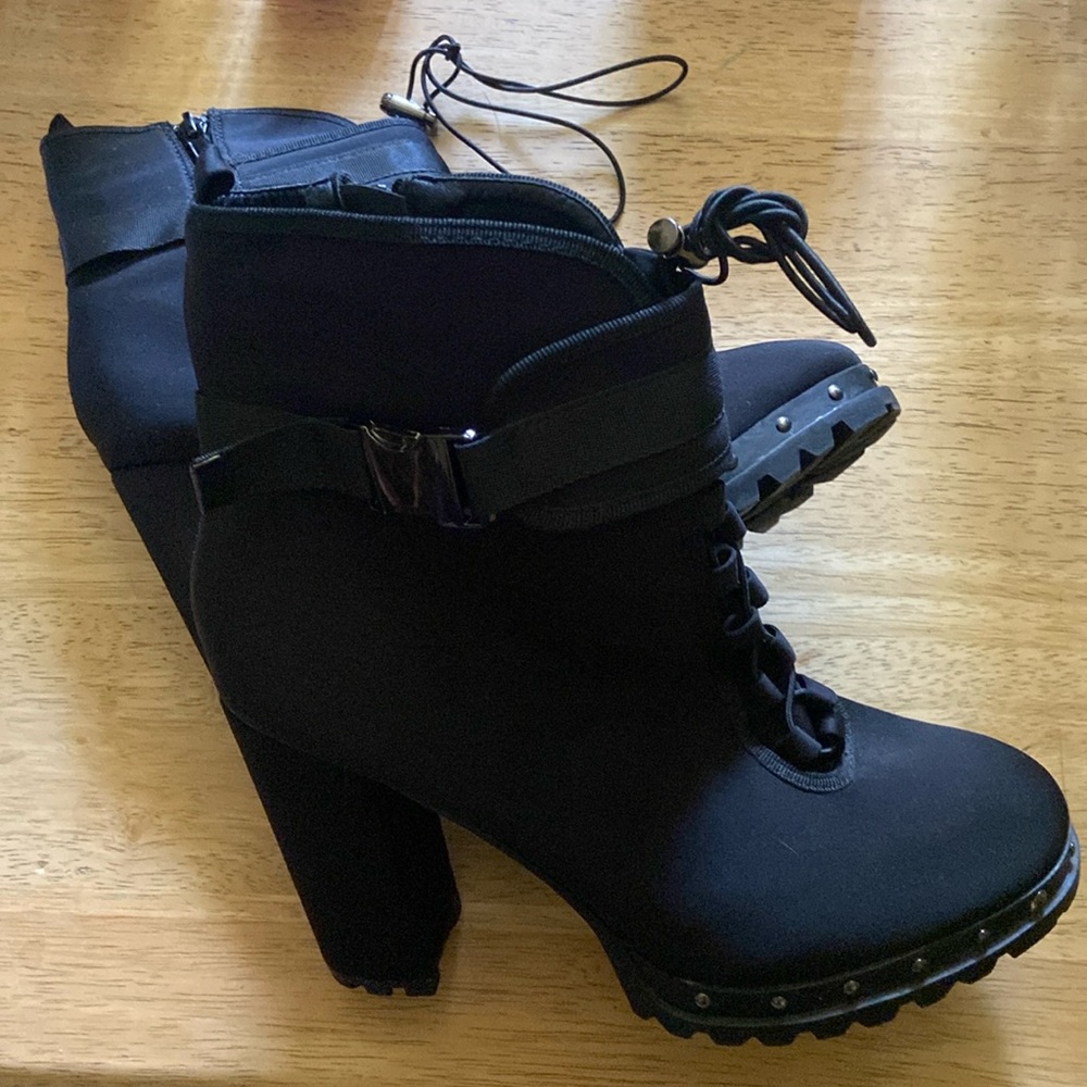 Pazzle Booties Black